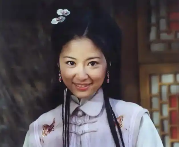 6个"夏紫薇"仅有2个是假的,3秒内能找到,绝对是真爱粉!