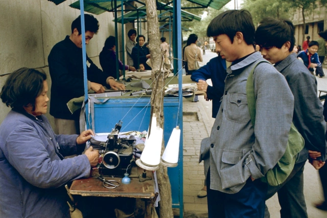 老照片:远去的记忆 八十年代的青年们