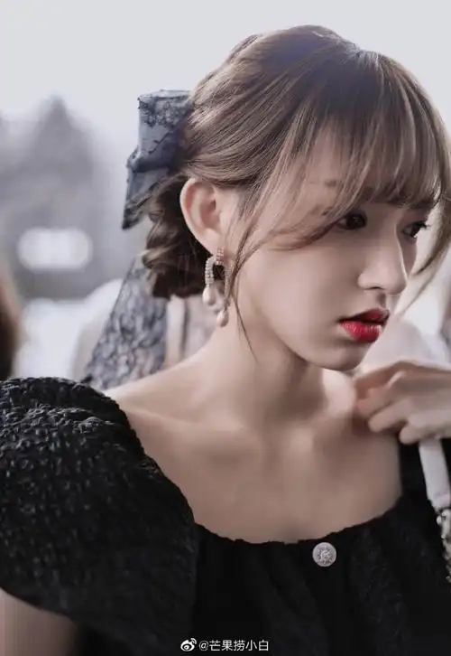 程潇下车氛围感