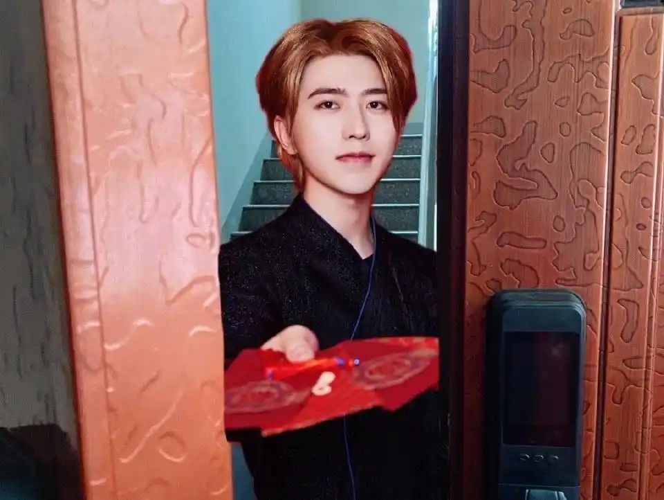 网传蔡徐坤将参加米兰时装周,疑曾送女友socco轻奢爱情手表