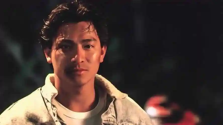 天若有情最感人的一段刘德华砸婚纱店取婚纱给林忆莲