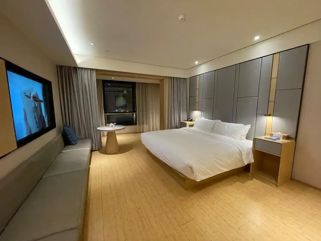 伊犁 伊宁 住宿推荐 伊宁的全季酒店,打开门就惊艳到我了!