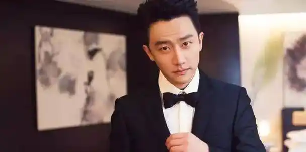 黄轩承认恋情:真正爱你的人,懂得给你这样东西