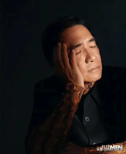 组图:皱纹的魅力!影帝梁朝伟《elle men》创刊号封面大片