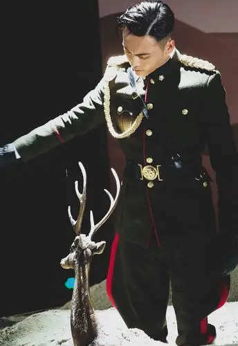 《老九门》开播五年啦 陈伟霆军装看到就是赚到