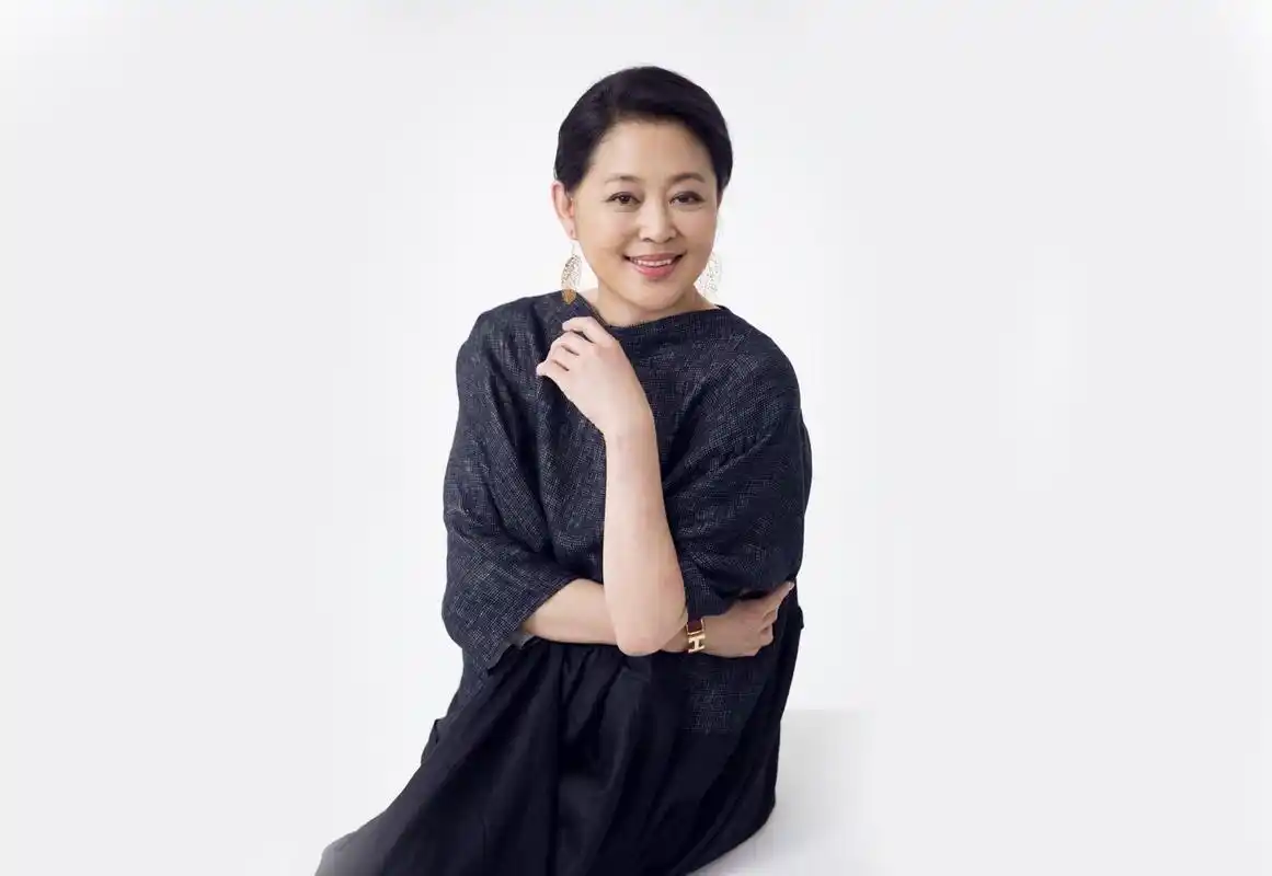 倪萍家44岁保姆怀孕,水果海参随便吃,还请专人照顾,网友:羡慕