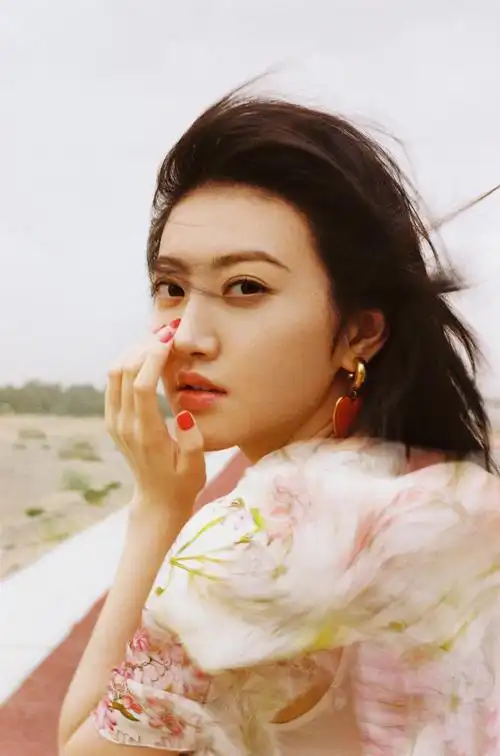 北影校花景甜女神高清原图查看