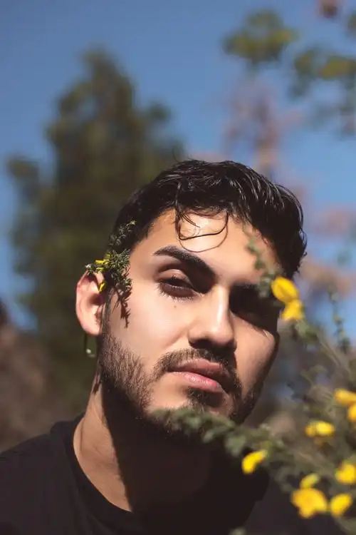 人特写镜头照片|严肃,之一,人,夹克,好看,姿势,家伙,帅,成人,拍摄