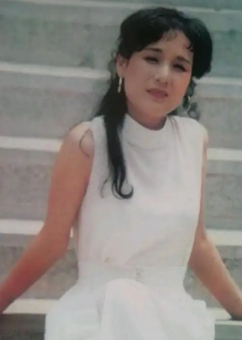 回顾李建群跟导演同居27年不结婚无儿无女无名分63岁遗憾离世