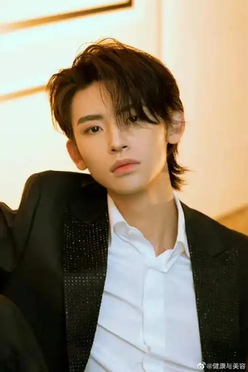 小鬼王琳凯裸眼3d舞台绝了