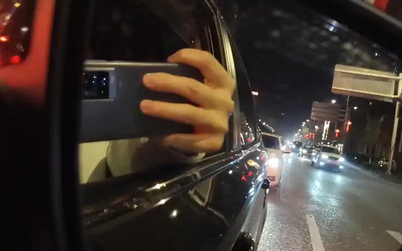 vivox60pro夜晚八点车上录制有鬼影吗防抖吗涂抹吗