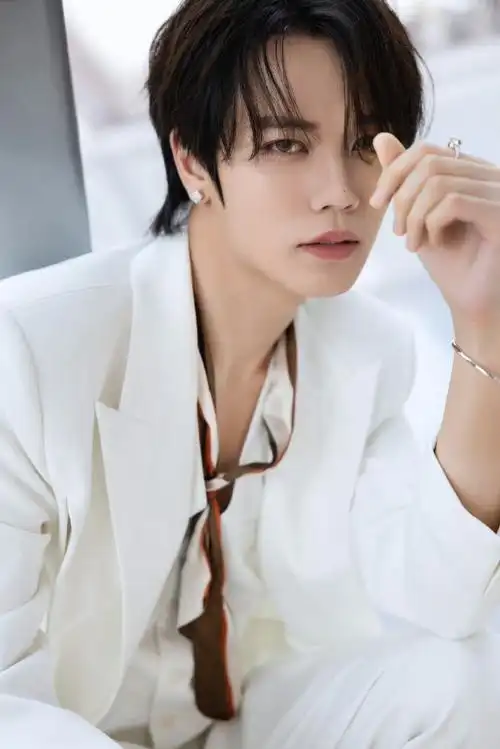 0824林彦俊生日快乐