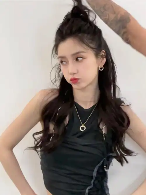 杨颖blingbling的眼妆##angelababy嘟嘴好可爱