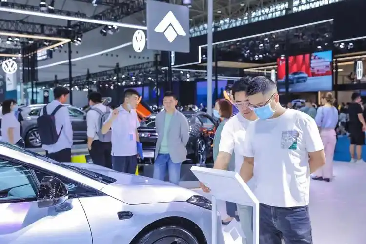 2023华中国际车展昊铂hypergt亮相武汉致敬英雄之城