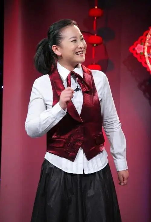 贾玲瘦身剪影曝光,目测120斤往下,为留悬念春晚都放弃了