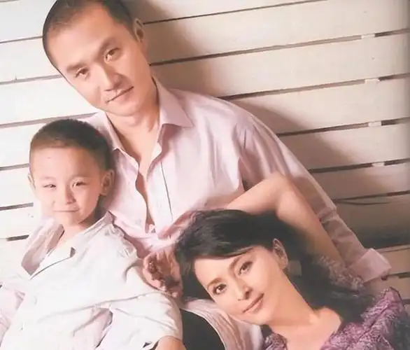 黄志忠抛弃13年原配转身爱上柯蓝如今的他证明靳东没说错