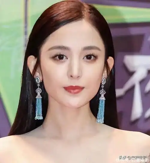 好好的美女非去弄鼻子,林心如鼻子像被夹住,牛莉一个鼻孔两个大