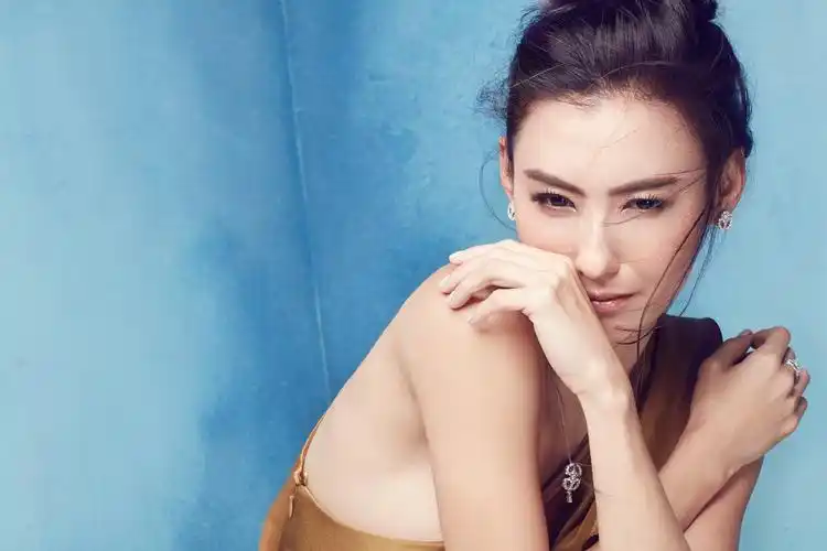 哭泣的张柏芝高清原图查看