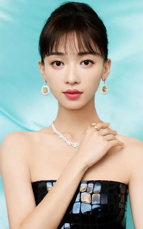 吴谨言高清俏丽美照,甜美可人!__财经头条