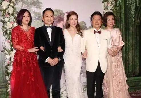 毛玉萍在2008年出狱,周正毅则出狱后又出事,如今还在狱中受苦.