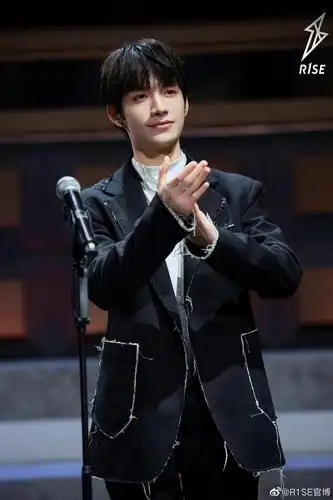 张颜齐明明就很帅