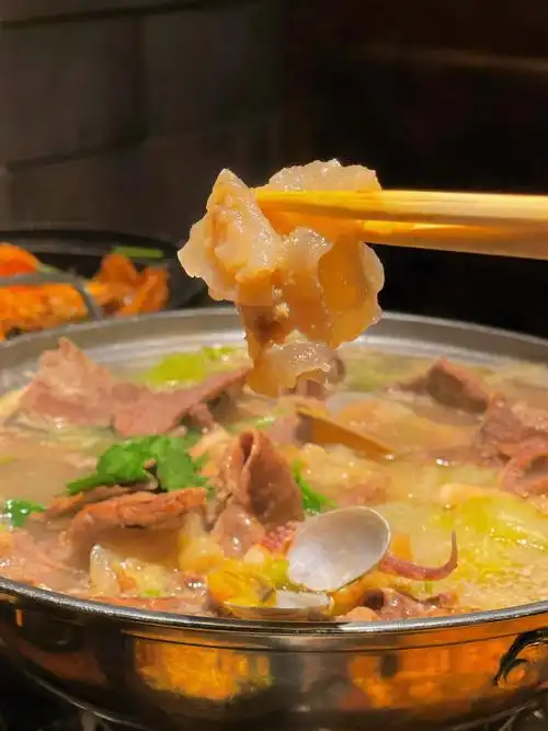 多伦多美食秋天的暖暖浓汤厚切牛肉牛筋锅