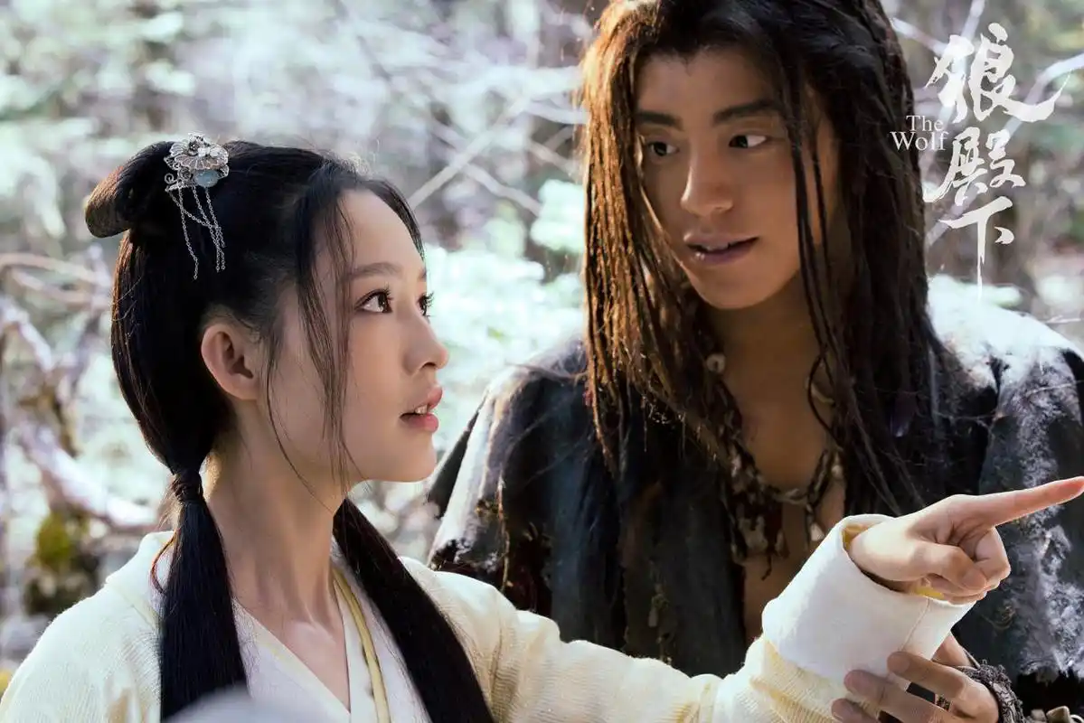 肖战李沁滑雪照片流出,整个画面很有爱,疑似因戏生情?