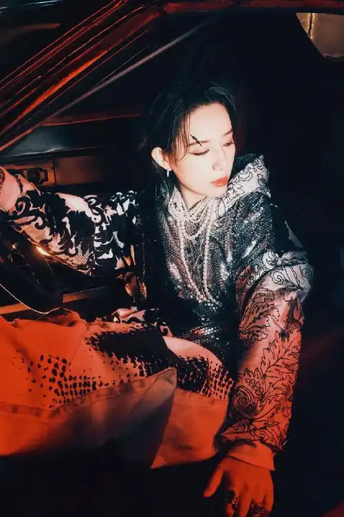 李斯丹妮给大家打个样#模仿大赛即日开启~没有门槛,各位微博网友都