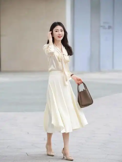 拍照姿势千千万,全身照这样拍,气质漂亮身材又好