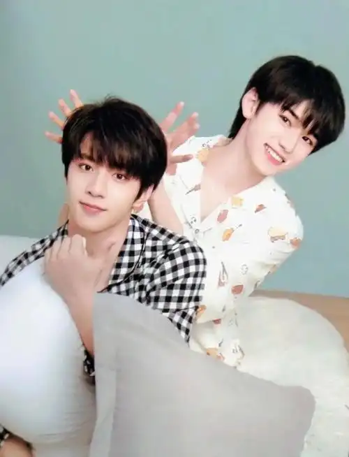 刘耀文宋亚轩头像壁纸海石三