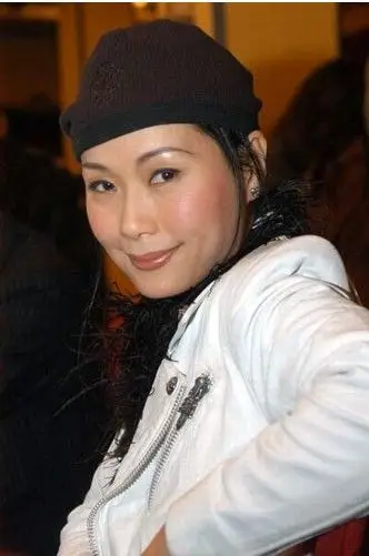 48岁叶童自曝欲找代孕母 盘点娱乐明星生子难点击图片进入下一页