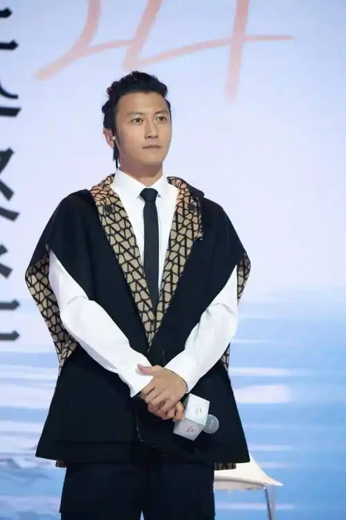 谢霆锋说自己是典型的中国胃,又被帅到的一天_fansclub_产品_微信