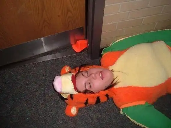 女人醉酒后的下场:太恐怖了!真是无奇不有