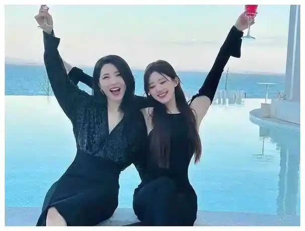 从赵露思和曾黎的对比可以看出,娱乐圈的发展需要多样性,需要不同类型