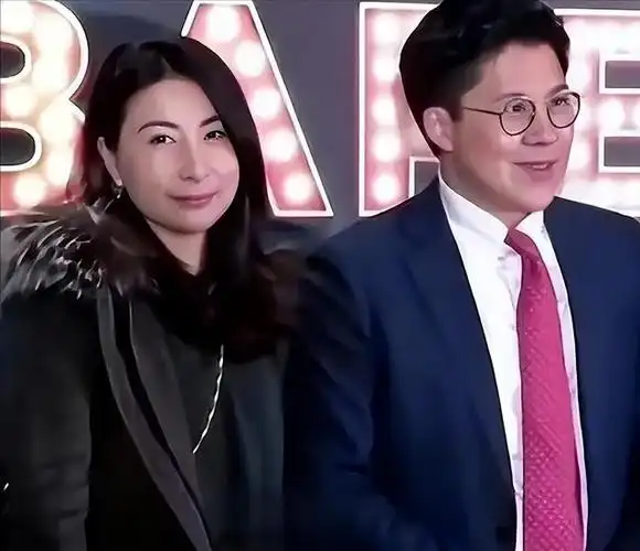 看了郭晶晶盛大的婚礼排场,才明白赌王何鸿燊为何坐不上她家的主桌.