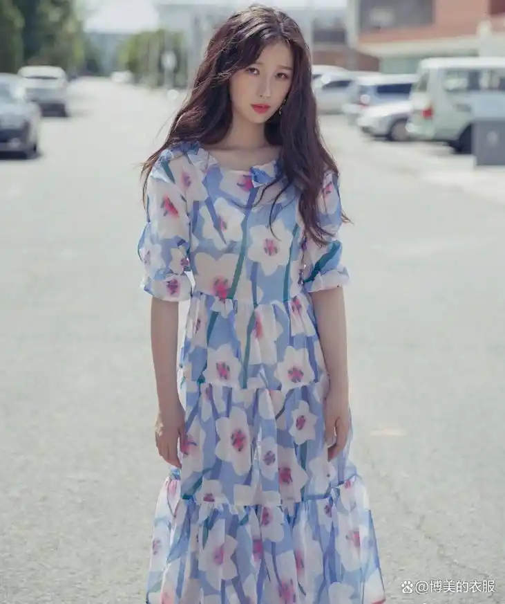 《青你2》虞书欣换新发色了!一身碎花裙现身,清爽又可爱