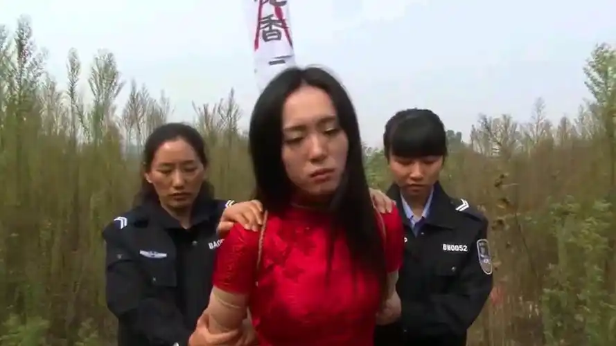 枪毙女死刑犯,场面壮观