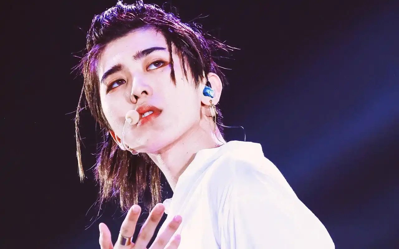 超帅气蔡徐坤舞台壁纸最帅气的蔡徐坤