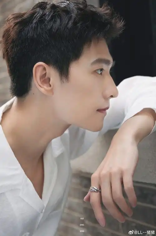 内娱名品鼻#杨洋的鼻子是女娲毕设侧颜男神!