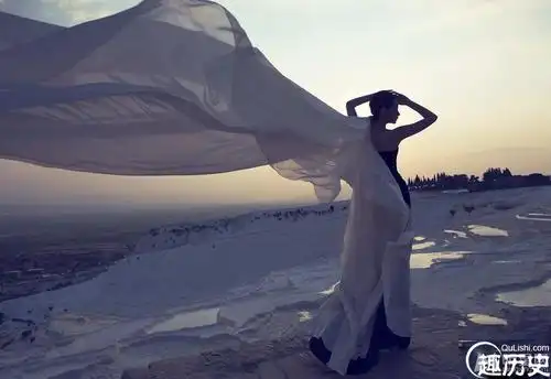 戚薇白纱飘逸似仙子淡然从容问鼎冠军46