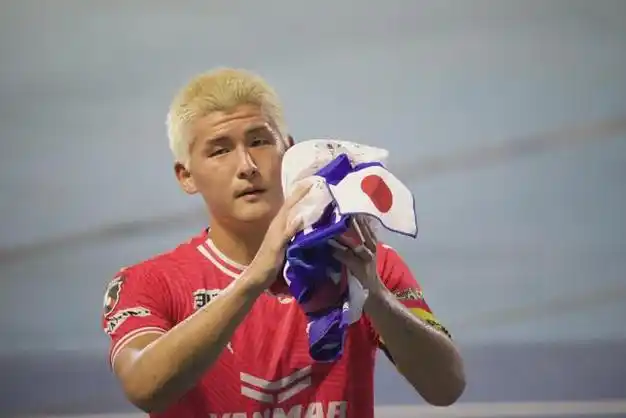 本届大名单多数球员来自j联赛球队,但也有小久保玲央,藤田让瑠和齐藤