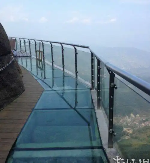 手机抓拍挑战鸳鸯峰玻璃栈道花絮