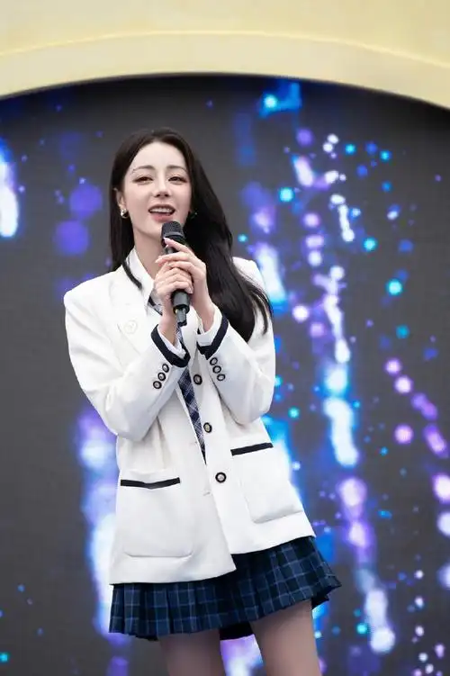 迪丽热巴开始推理吧##迪丽热巴校服唱歌