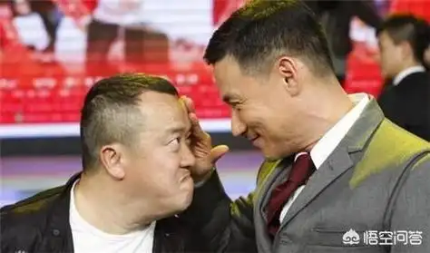 内地的潘长江,香港的曾志伟,他们两个的外形给大众的印象比较相似.