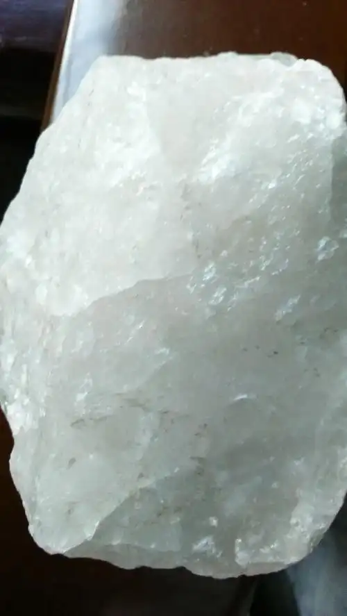 供应石英原矿 石英砂 半透明石英 透明石英石 石英粉 石英球