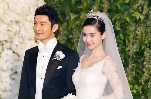 2015年10月8日,黄晓明和杨颖在上海展览中心举办婚礼.