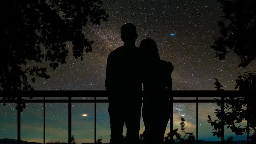 情侣 爱情 感情 浪漫 仰望星空