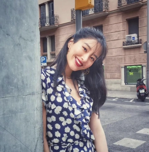 u1s1杨采钰的法式穿搭时髦高级甩刘亦菲几条街