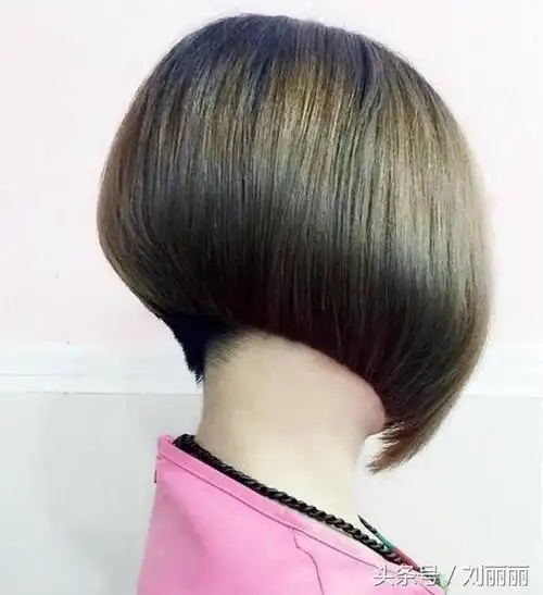 美到自己都不相信金黄发色一样不干枯,美到自己都不相信沙宣波波头