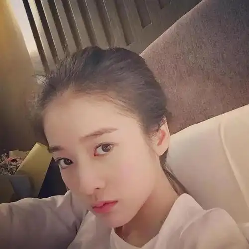 张雪迎初恋脸短发女人也可以性感和可爱